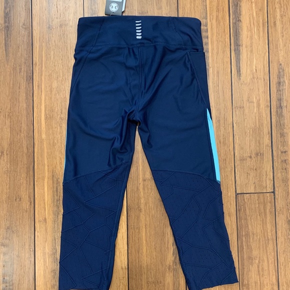 NWT Under Armour Capri Legging - Picture 8 of 10